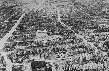 Co brytyjskie bombowce zrobiły w Bremie nad Wezerą, 1945