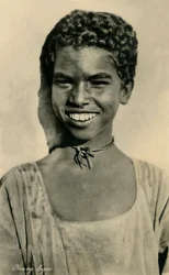 Młoda dziewczyna, c1918-c1939.