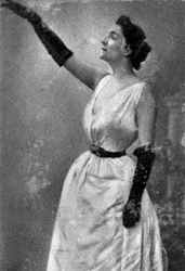 Yvette Guilbert, francuska piosenkarka i aktorka kabaretowa, 1913