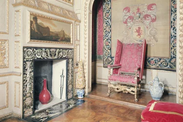 Wnętrze szafy Queens, Ham House, Surrey