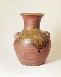 Słój z dynastii Han (206BC-AD220). Proto porcelana