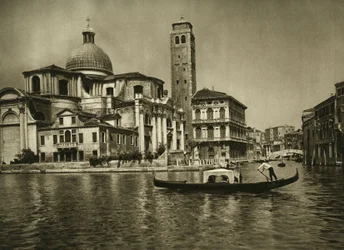 Gondola na Canale Grande naprzeciwko kościoła św. Jeremiasza (San geremia) w sąsiedztwie Cannaregio. Wenecja Fotografia autorstwa Wilhelma Bode