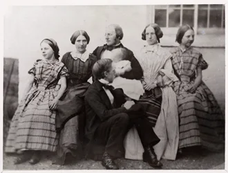 Alexander Parkes, angielski wynalazca i chemik, z rodziną, ok. 1870