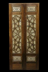 Drzwi z dekoracją gwiazdy. Egipt, Kair, ok. 1380-1420. Palisander, jujubier, ebene, kość słoniowa. Muzeum w Luwrze