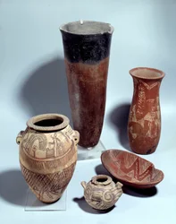 Starożytność egipska: różne rodzaje waz ceramicznych i terakotowych z okresu Nagada I