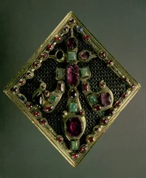 Zapięcie Fleur-de-lys tradycyjnie mówi się, że należało do króla Francji Ludwika IX (St. Louis) (1215-70) c.1365-67 (złoto i drogocenne klejnoty)