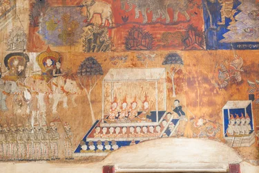 Freski zdobiące ściany Wat Bo przedstawiające sceny z Reamker, Siem Reap, Kambodża (zdjęcie)