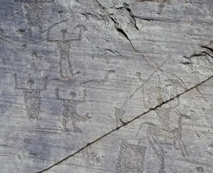 Włochy, region Lombardia, Valcamonica, zbliżenie rytów naskalnych w Parku Narodowym Naquane