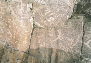 Rzeźby naskalne w dolinie Hunza, w pobliżu obszaru archeologicznego Karimabad, Pakistan