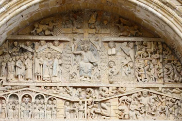Tympanon kościoła opackiego Sainte-Foy: Chrystus w chwale i Sąd Ostateczny, Conques, Francja