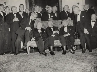 Sir Winston Churchill i Dwight D. Eisenhower podczas kolacji w Winfield House, domu ambasadora USA w Londynie