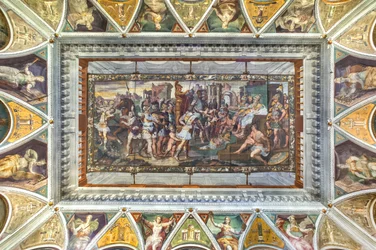 Widok na sklepienie Sali Ulissesa, Palazzo della Prefettura, Bergamo, Włochy (foto)