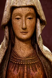 Drewniana figura św. Anny, Rennes, Ille et Vilaine, Francja (na zdjęciu)