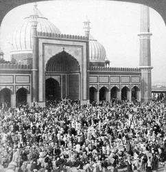 Fast Day w Jumma Musjid, Delhi, Indie, 1903.