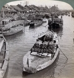 Patrząc na zachód od mostu Nihon bashi, w kierunku centrum Tokio, Japonia, 1904