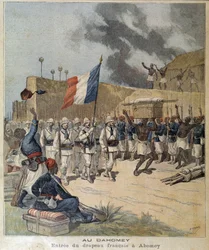 Wejście flagi francuskiej w Abomey (dziś Dahomey = Benin) - couv. „Mały dziennik” z 10.12.1892.