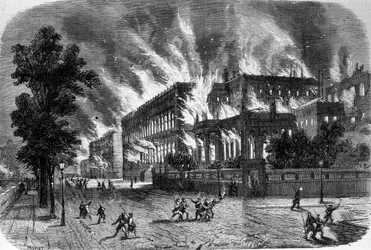 Pożar Trybunału Obrachunkowego i Legii Honorowej w dniu 23 marca 1871 r. podczas Komuny w Paryżu. Rycina XIX wieku.