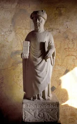 Francesco Petrarca (1304 - 1374) (Petrarka), włoski poeta. Posąg z XIV wieku. Dom Petrarki w Arquà niedaleko Padwy.