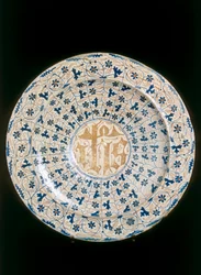 Talerz z skrystalizowanym monogramem, manufaktura Valencia