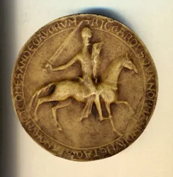 Ryszard I Lwie Serce (1157 - 1199) okrakiem na przeciwbelce.