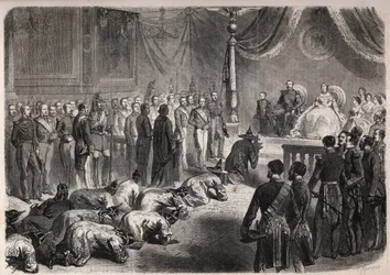 Ambasadorzy Syjamu czołgają się w kierunku francuskiej rodziny cesarskiej podczas uroczystej audiencji w Fontainebleau w obecności Napoleona III (1808-1873), Eugenii (Eugenia de Montijo