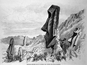 Posągi umieszczone na zboczu wulkanu Ronoraraka na Wyspie Wielkanocnej (Rapa Nui). Grawerowanie 1871.