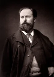 Artysta Henri-Paul Motto sfotografowany z okazji Salonu Paryskiego w 1881 r.