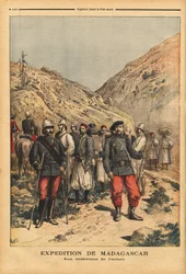 Mundury armii, strój kampanijny na wyprawę z Madagaskaru. Grawerowanie w „”Le petit journal”” 21.04.1895. Kolekcja Selvy.