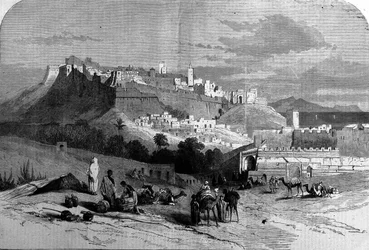 Widok na warowne miasto Tanger i wybrzeże, Maroko. Grawerowanie z 1868 roku.