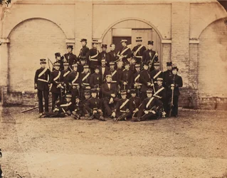 Czwarta kadencja, Seminarium Wojskowe Kompanii Wschodnioindyjskiej, Addiscombe, czerwiec 1857 r. (zdjęcie czarno-białe)