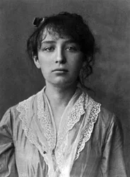 Francuski rzeźbiarz Camille Claudel (1864-1943) tutaj w 1884 roku