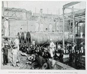 Montaż kotłów parowych z bawełny Haiphong przędzącej 25.09.1899 - w „Le Tonkin en 1900” Roberta Dubois.