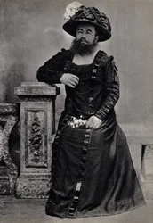 Les Monsters, la femme broda. Fotografia, koniec XIX wieku, Paryż. Dz. Selva.