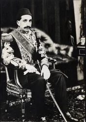 Portret Abdulhamida II (1842-1918), sułtana Imperium Osmańskiego (zdjęcie czarno-białe)