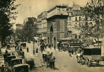 Widok na Porte Saint Denis w Paryżu. Fotografia, koniec XIX wieku, Paryż. Dz. Selva.
