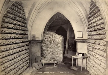 Krypta, kościół św. Leonarda, Hythe, Kent, ok. 1900