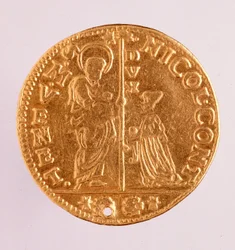 Złota moneta (zecchino lub cekin) Republiki Weneckiej: panowanie doży Nicolò Contariniego (1630-1631). Średnica: 3,4 cm. Rzym, Museo Nazionale delle Terme