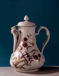 Garnek porcelanowy z XVIII-wiecznej Szkoły Weneckiej, Paryż, Sztuka Zdobnicza
