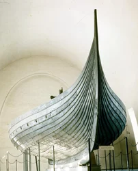 Statek wikingów (drakkar) z Gokstad koło Oslo. Muzeum Oslo Bygdoy, Norwegia.