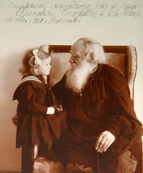 Rosyjski pisarz Lew Tołstoj ze swoją wnuczką Tatianą, Jasna Polana, Rosja, ok. 1910.