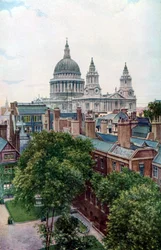 Widok z Old Bailey na katedrę św. Pawła, Londyn, ok. 1930.