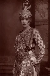 „Henriette Rosine Bernard dite Sarah Bernhardt (1844-1923) (typ woodbury)