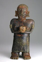Stojąca figura kobieca, ok. 200 p.n.e.-300 n.e. (ceramika z czerwoną, białą i czarną farbą poślizgową)