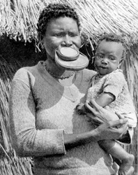 Kobieta z plemienia Sara-Kaba, Republika Konga, Afryka, 1936.