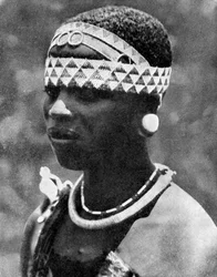 Żona wodza Angoni, Mozambik, Afryka, 1936.