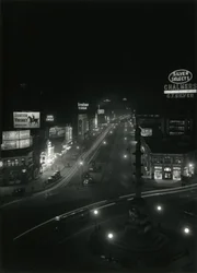 Nocny widok w Columbus Circle, ok. 1910-21