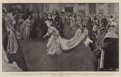 Bal kostiumowy księżnej Devonshire, procesja gości kłaniających się grupie królewskiej w salonie White and Gold, 1897 r.