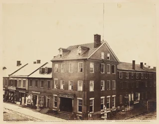 Marshall House, Alexandria, Virginia, sierpień 1862 (odbitka albumu osadzona na papierze tkanym)
