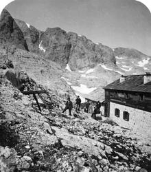 Simony Hut, Salzkammergut, Austria, ok. 1900.