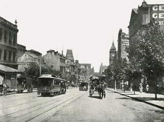 Collins Street, patrząc na zachód od Russell Street, Melbourne, Australia, 1895.